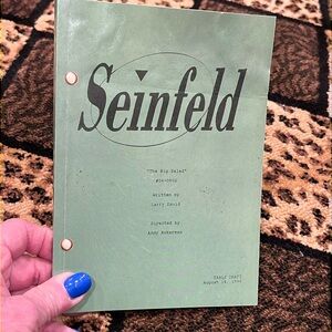 Table drift of a Seinfeld episode. With notes all over it from the cast. AMAZING